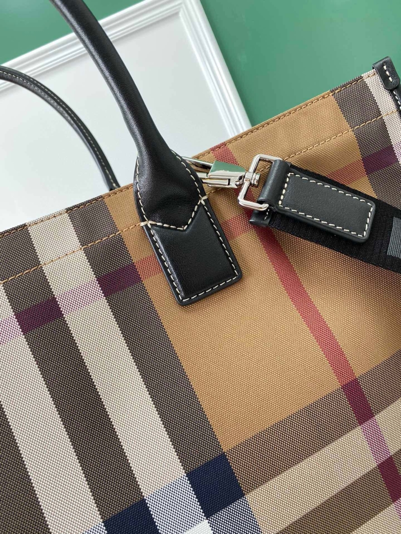 Bv*b*rry shopping bags